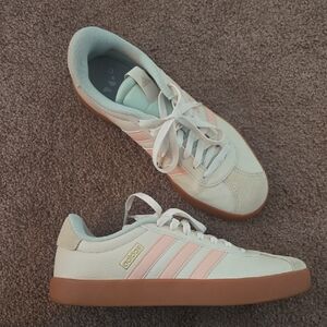 Adidas Women's Cream and Peach Sneakers